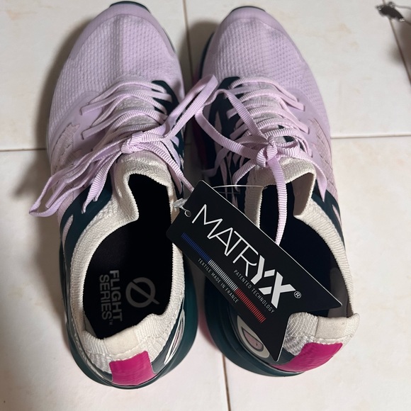 New Never Worn Women's VECTIV™ Infinite Trail Running Shoes - Picture 2 of 4